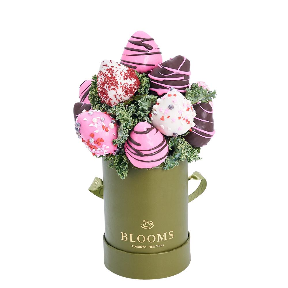 https://newjerseyblooms.com/cdn/shop/products/Mother_sDayChocolate9CoveredStrawberryGiftBox_1400x.jpg?v=1628778193